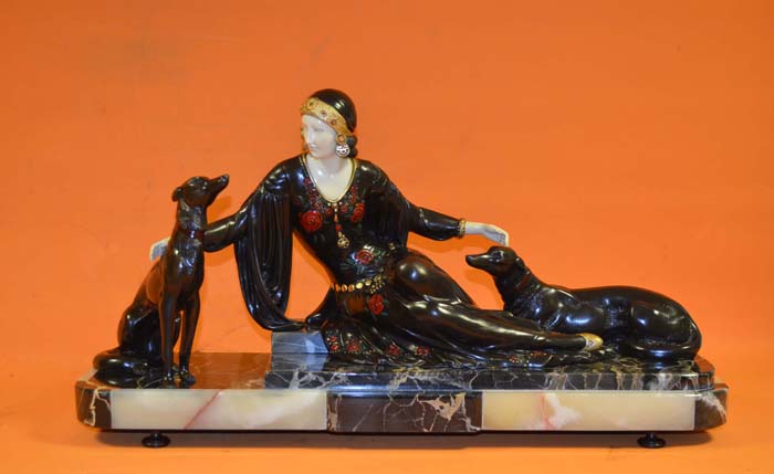 99M Monevilla Mis amigos. Patina negra 29x62cm.