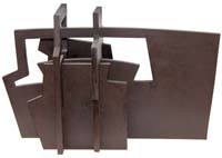 16- Escultura Sobre plano II acero corten 34x17x20cm.