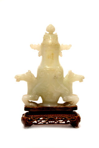 15x5x18 Jade tibor caballos